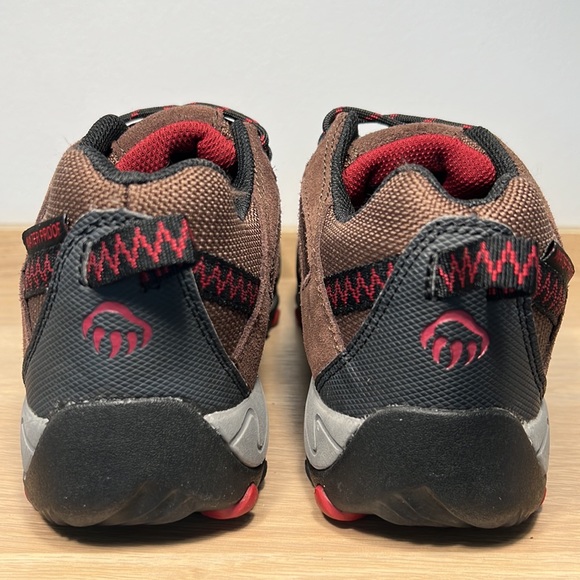 Worn once Wolverine Memory Foam waterproof sneakers 8M NO box - Picture 5 of 16
